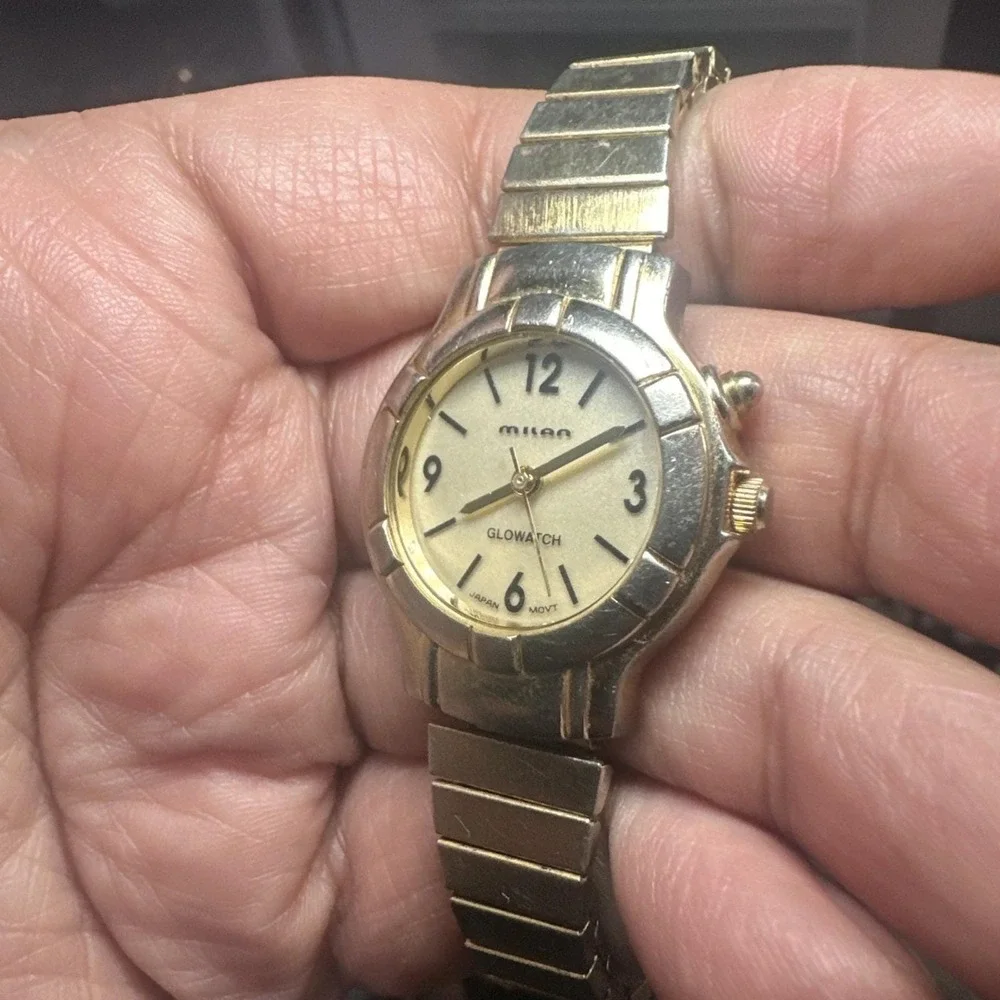 Works Vintage Milan GloWatch ladies Watch Gold‎ Tone New Battery 29mm Fit 6.5in